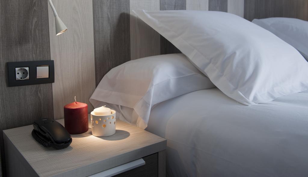 Suite,1207883917:JPEG